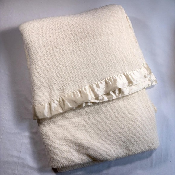 Viola M. Other - Vintage Cream Thermal Blanket Satin Ruffle Trim Made in USA  64x80
